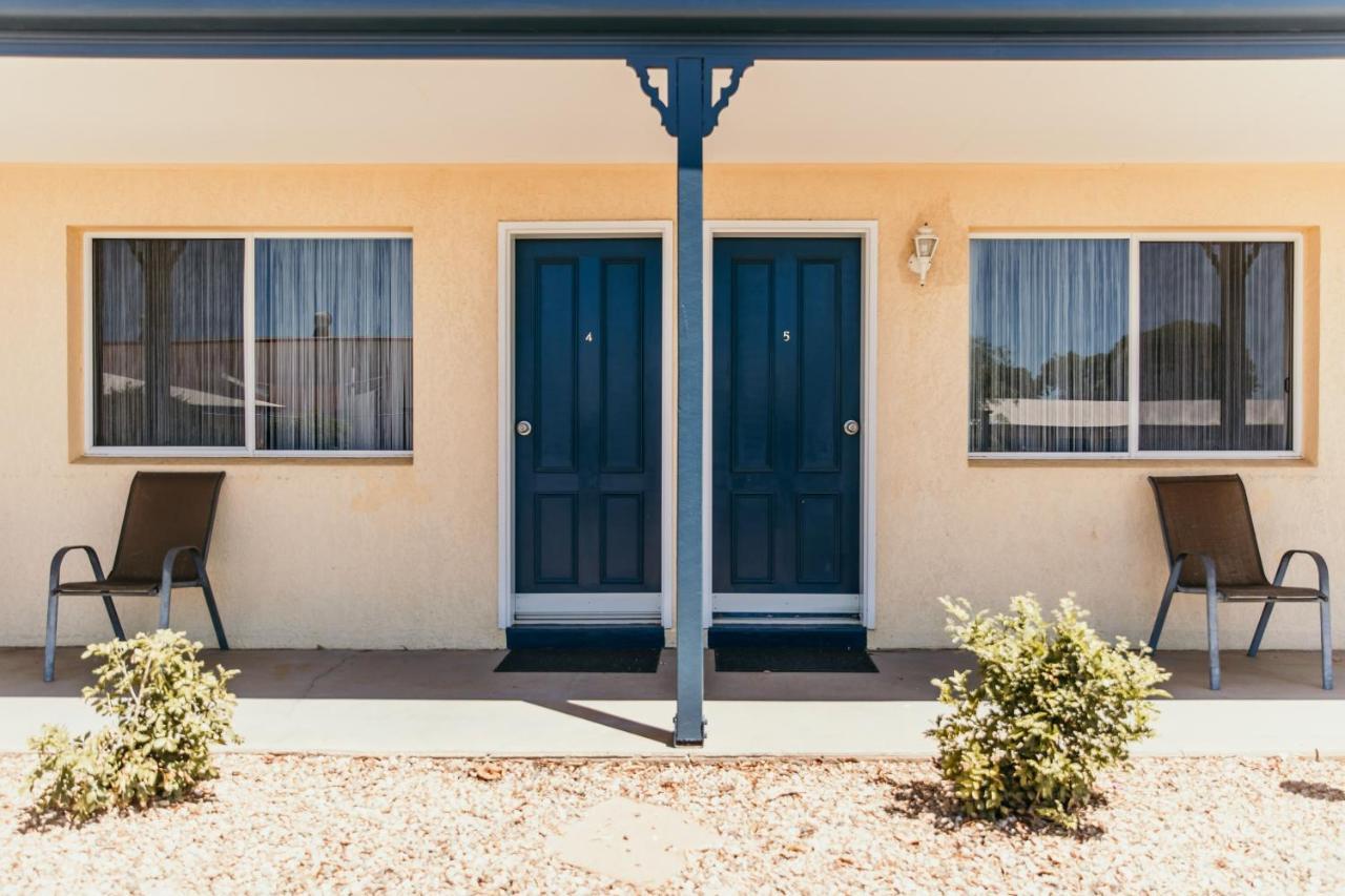 Outback Motel Mt Isa Mount Isa Exterior photo