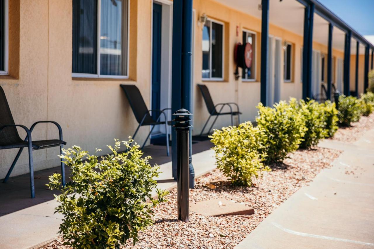 Outback Motel Mt Isa Mount Isa Exterior photo